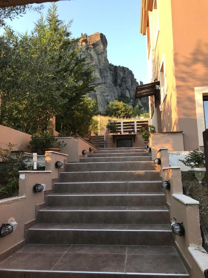 Villa Under Meteora كالامباكا المظهر الخارجي الصورة