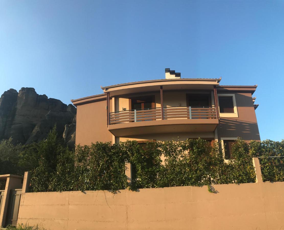 Villa Under Meteora كالامباكا المظهر الخارجي الصورة
