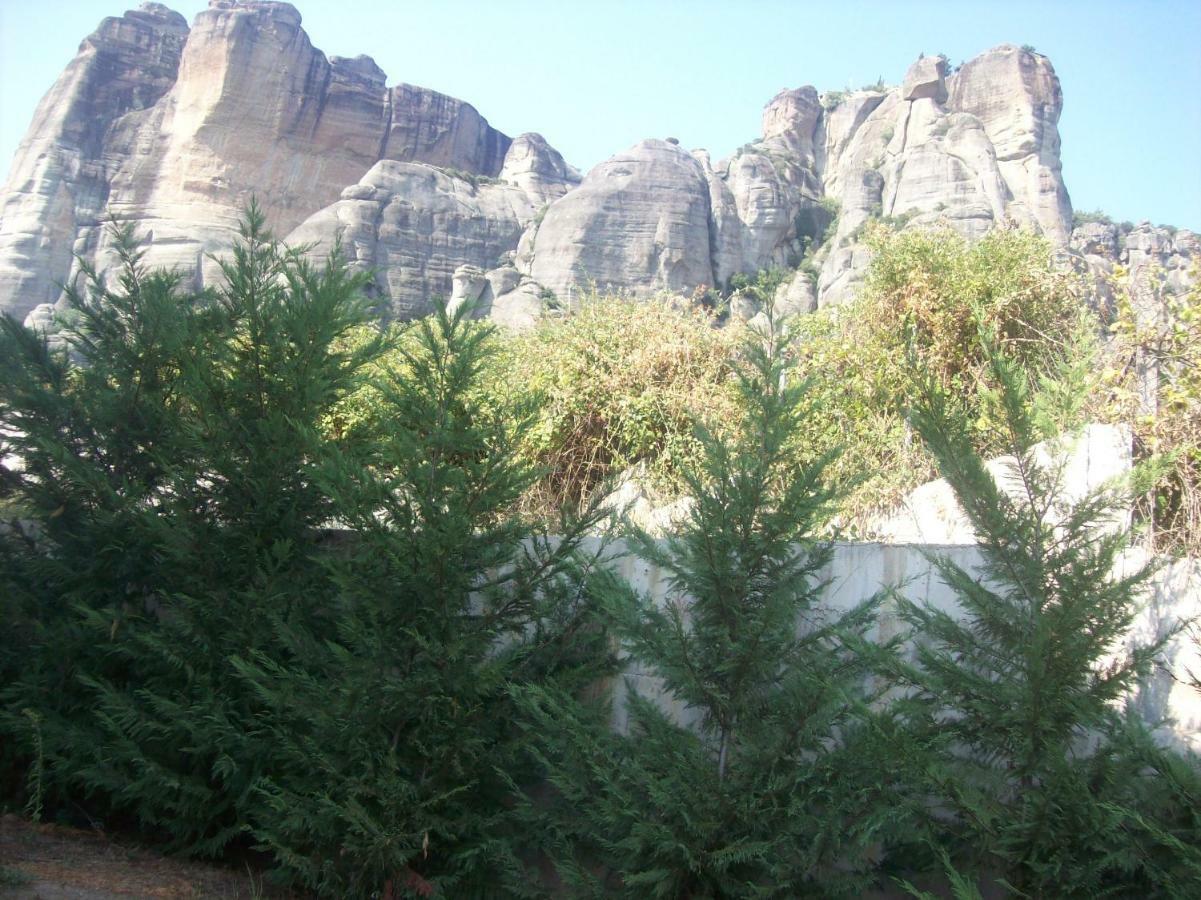 Villa Under Meteora كالامباكا المظهر الخارجي الصورة